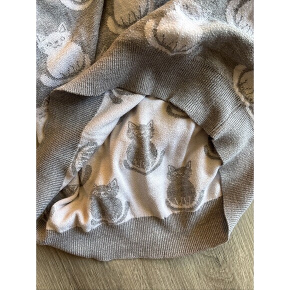 Jacquard Knit Smiling Cat Print Sweater Gray White Whimsical Juniors L - Picture 9 of 9